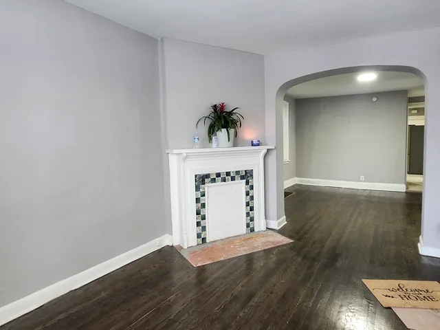 $1,300 | 3019 East 80th Street, Unit 1, Chicago, IL 60617