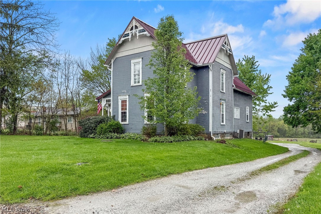 323 Seville Road Wadsworth, OH 44281 - Photo 3 of 33