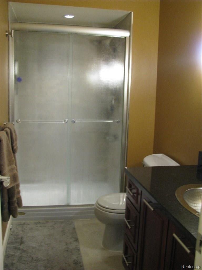 517 Tennyson Rochester, MI 48307 - Photo 29 of 54 1980-01-01 00.13