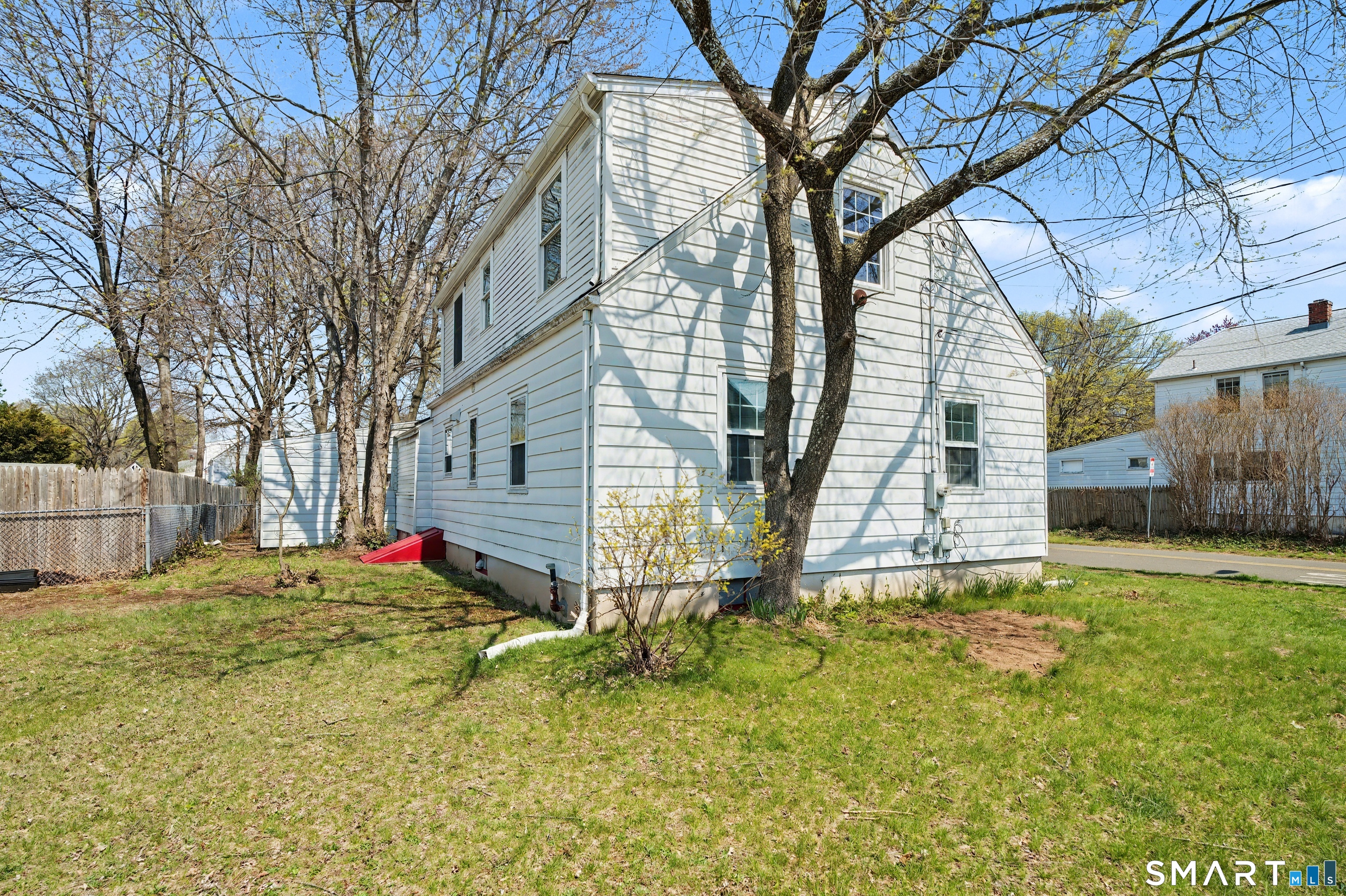 4 Dallas Street Hamden, CT 06514 - Photo 31 of 36