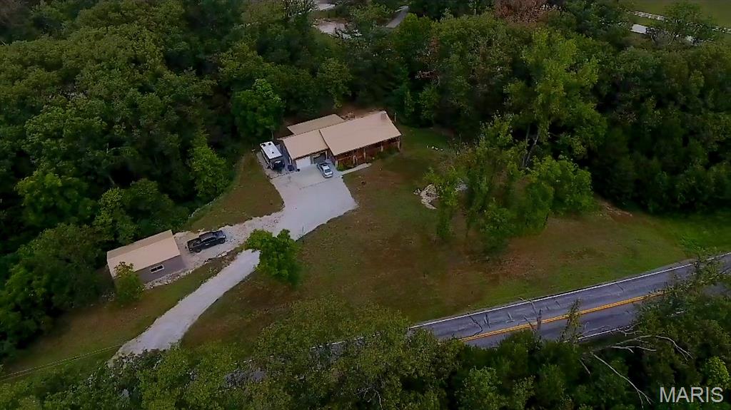 831 Old Colony Road Defiance, MO 63341 - Photo 7 of 38