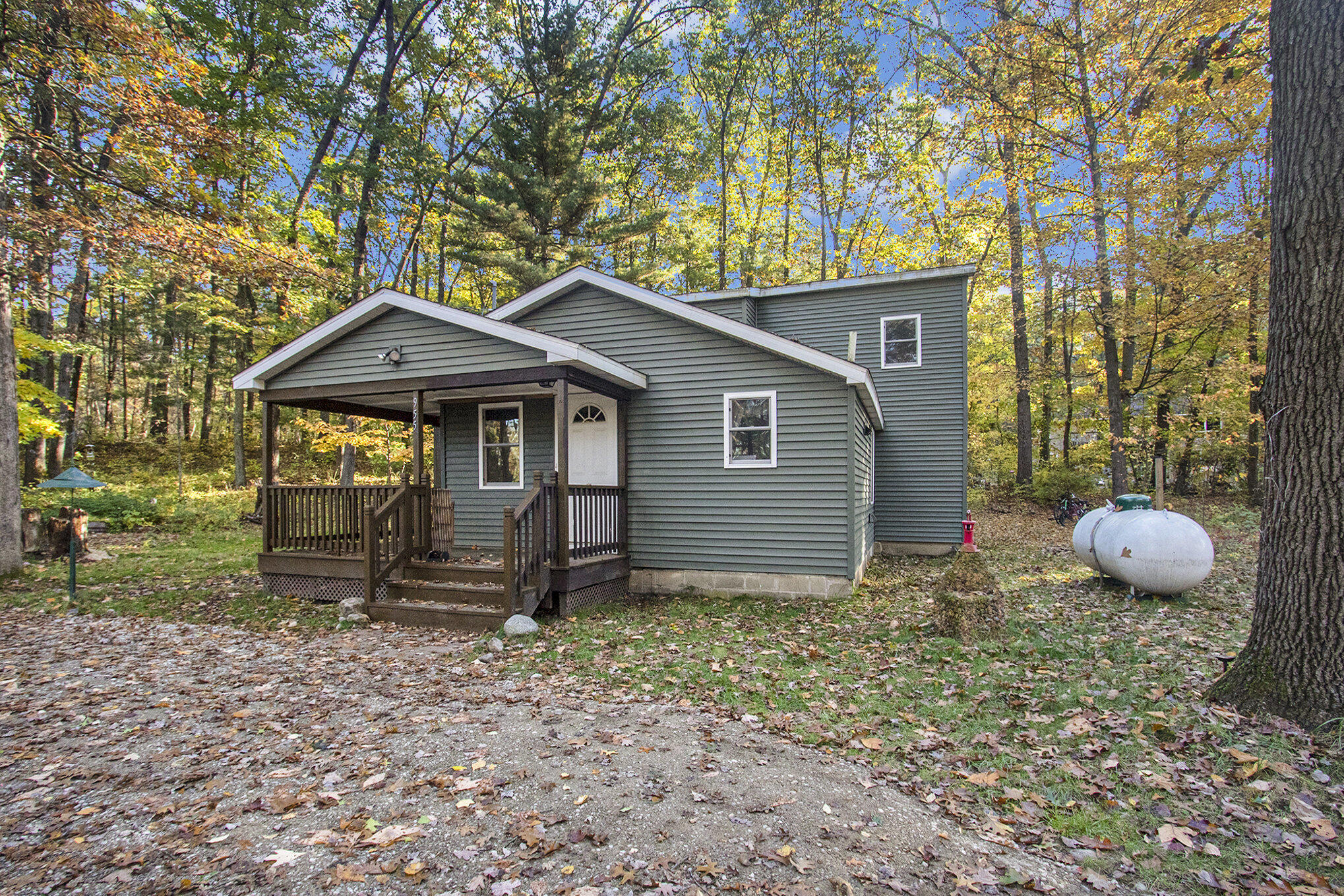 955 54th Street Pullman, MI 49450 - Photo 2 of 22 003_file_349