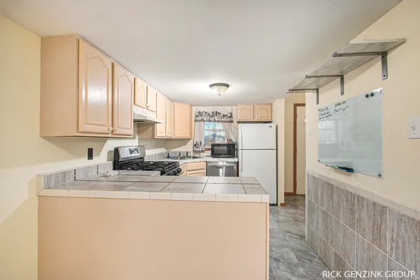 $220,000 | 955 54th Street, Pullman, MI 49450