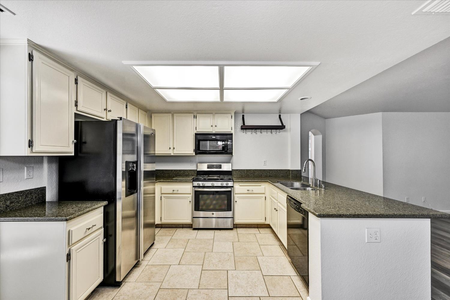 3119 Strand Road Rocklin, CA 95765 - Photo 12 of 44