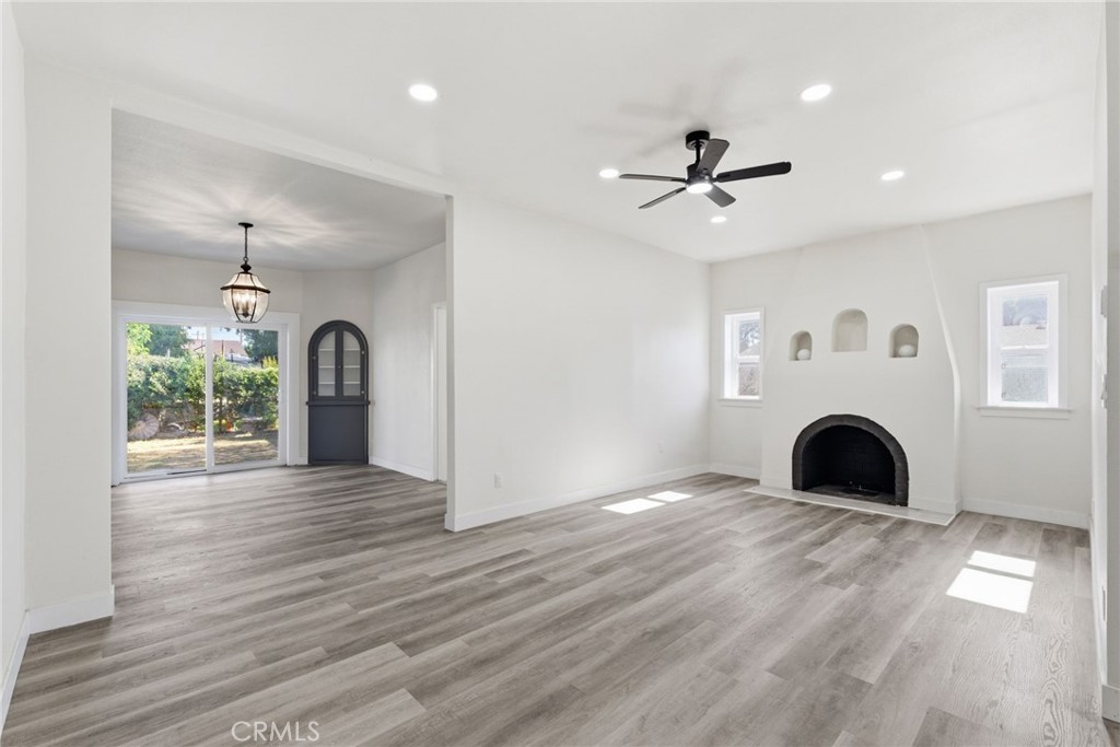2723 Iris Street Riverside, CA 92507 - Photo 3 of 26
