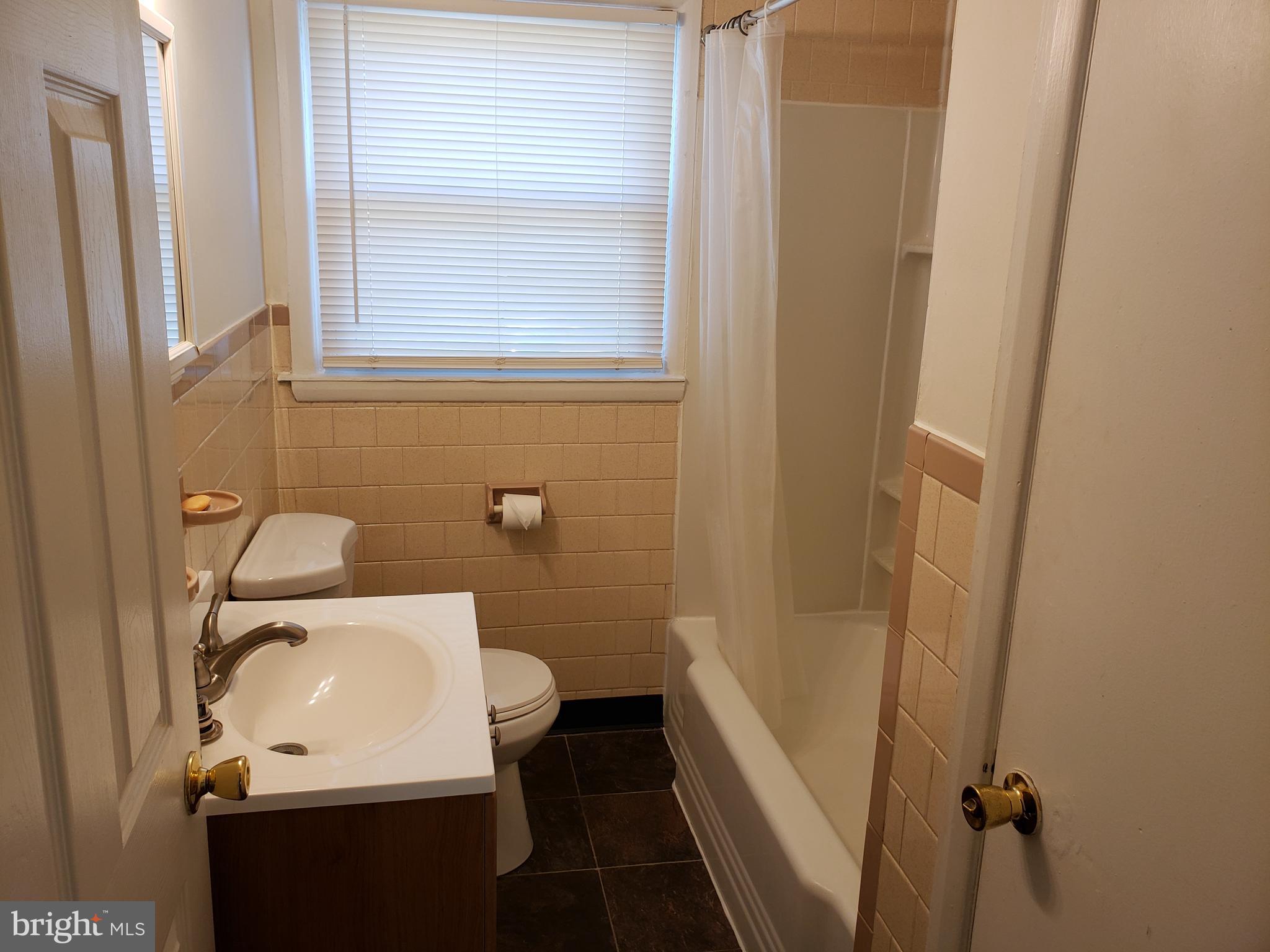 322 Baltimore Street Aberdeen, MD 21001 - Photo 13 of 19 Full bath