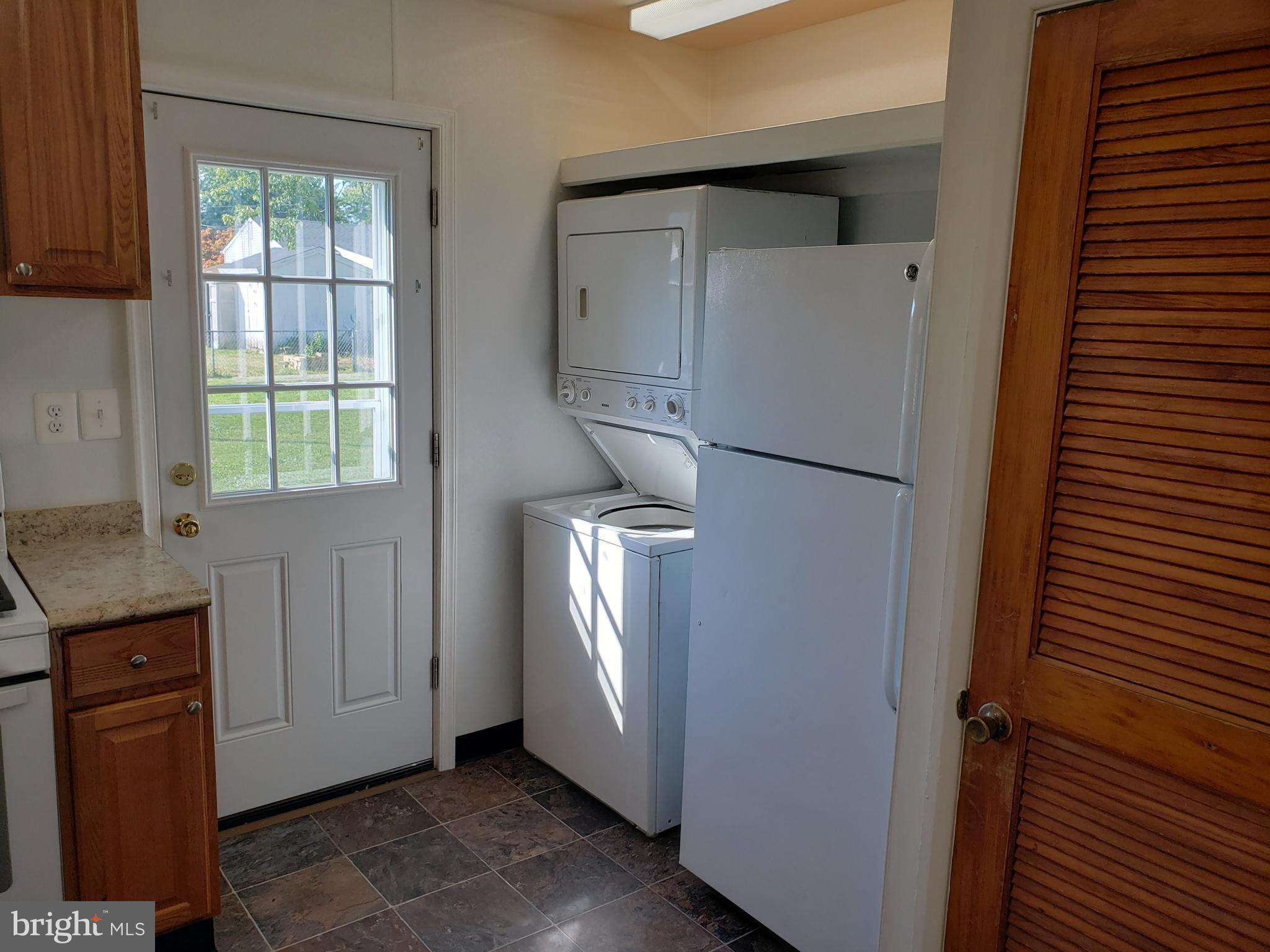 322 Baltimore Street Aberdeen, MD 21001 - Photo 5 of 19 Kitchen w/washer and dryer