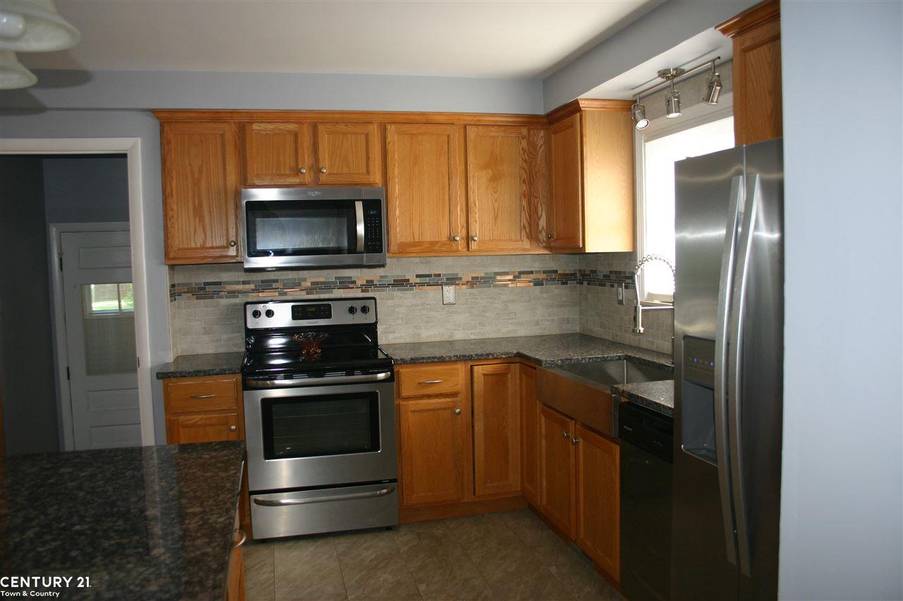 2510 Hickory Lawn Road Rochester Hills, MI 48307 - Photo 3 of 22