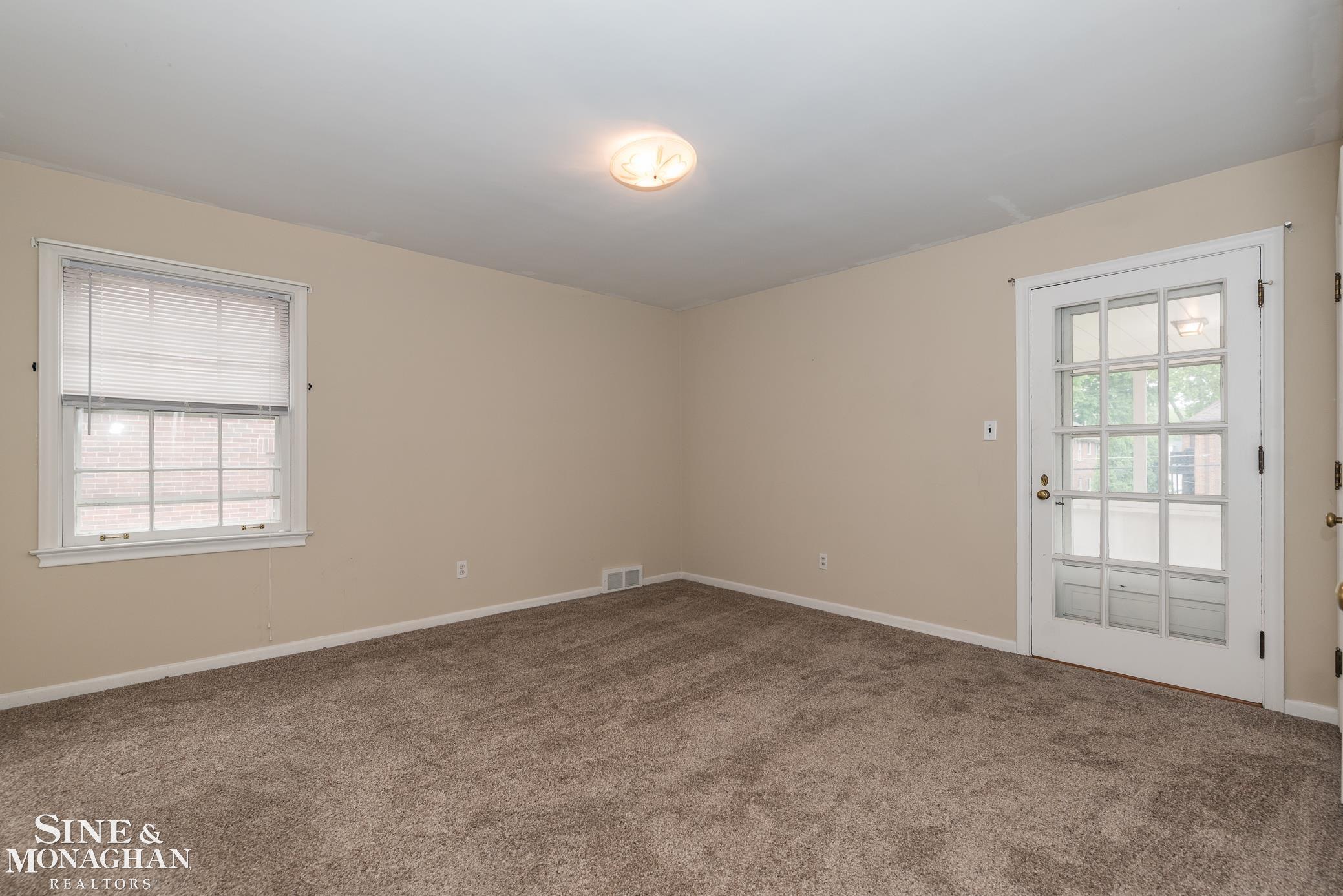 949 Harcourt Road Grosse Pointe, MI 48230 - Photo 9 of 18
