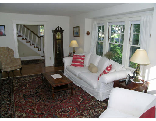 9 Marshall Road Winchester, MA 01890 - Photo 4 of 20