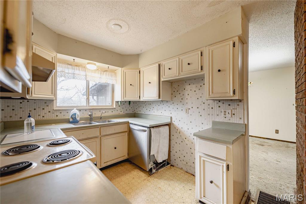 333 Rue Chambly Bonne Terre, MO 63628 - Photo 13 of 53