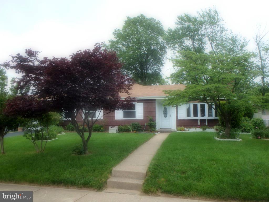 6215 Apache Street Springfield, VA 22150 - Photo 1 of 17 Exterior (Front)