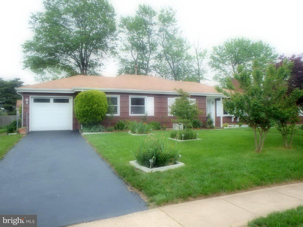 6215 Apache Street Springfield, VA 22150 - Photo 2 of 17 Exterior (Front)