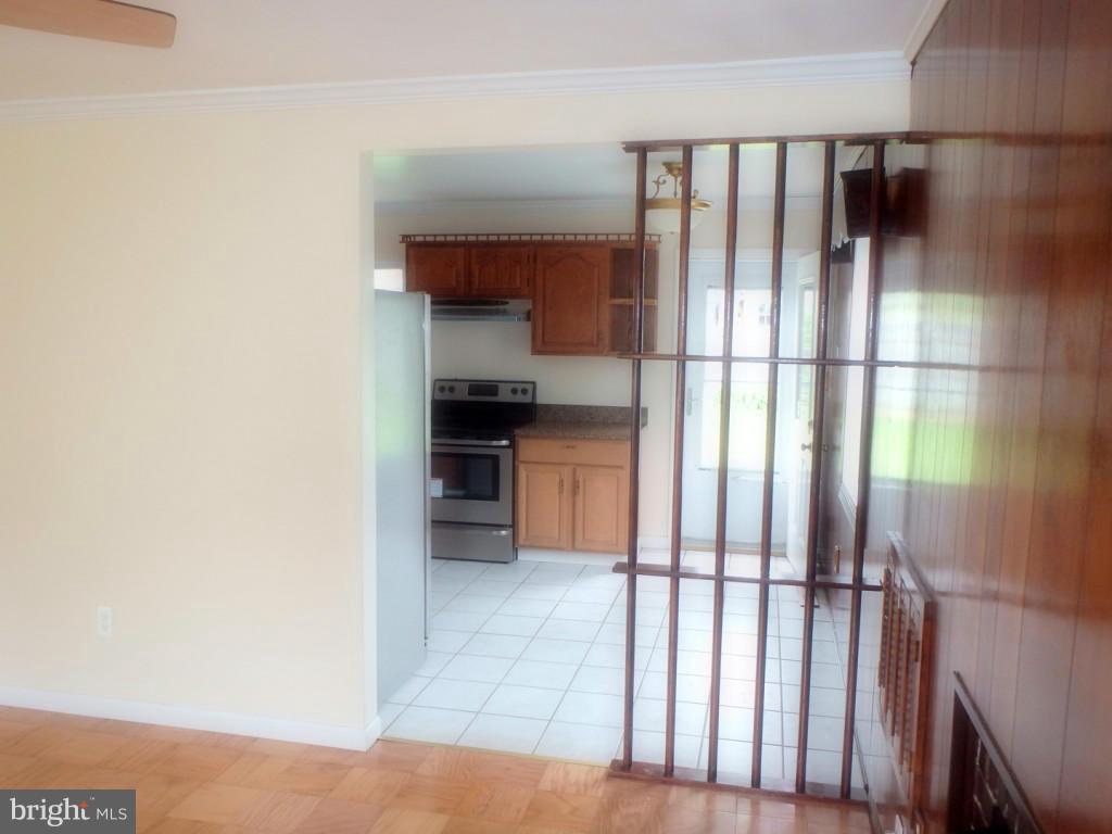 6215 Apache Street Springfield, VA 22150 - Photo 10 of 17 Interior (General)