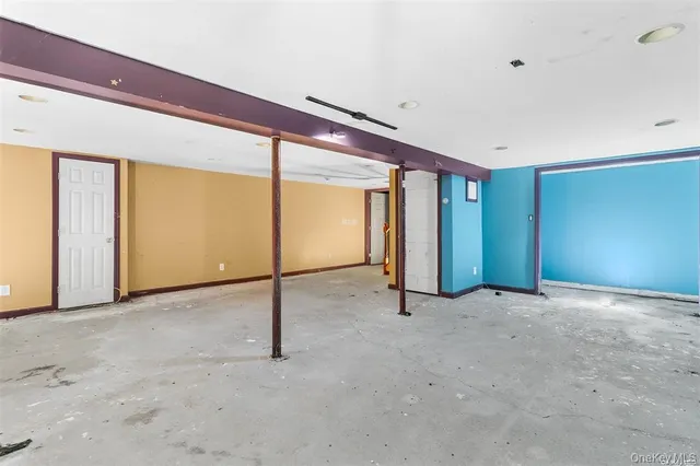 $799,000 | 34 Andys Lane, Eastport, NY 11941