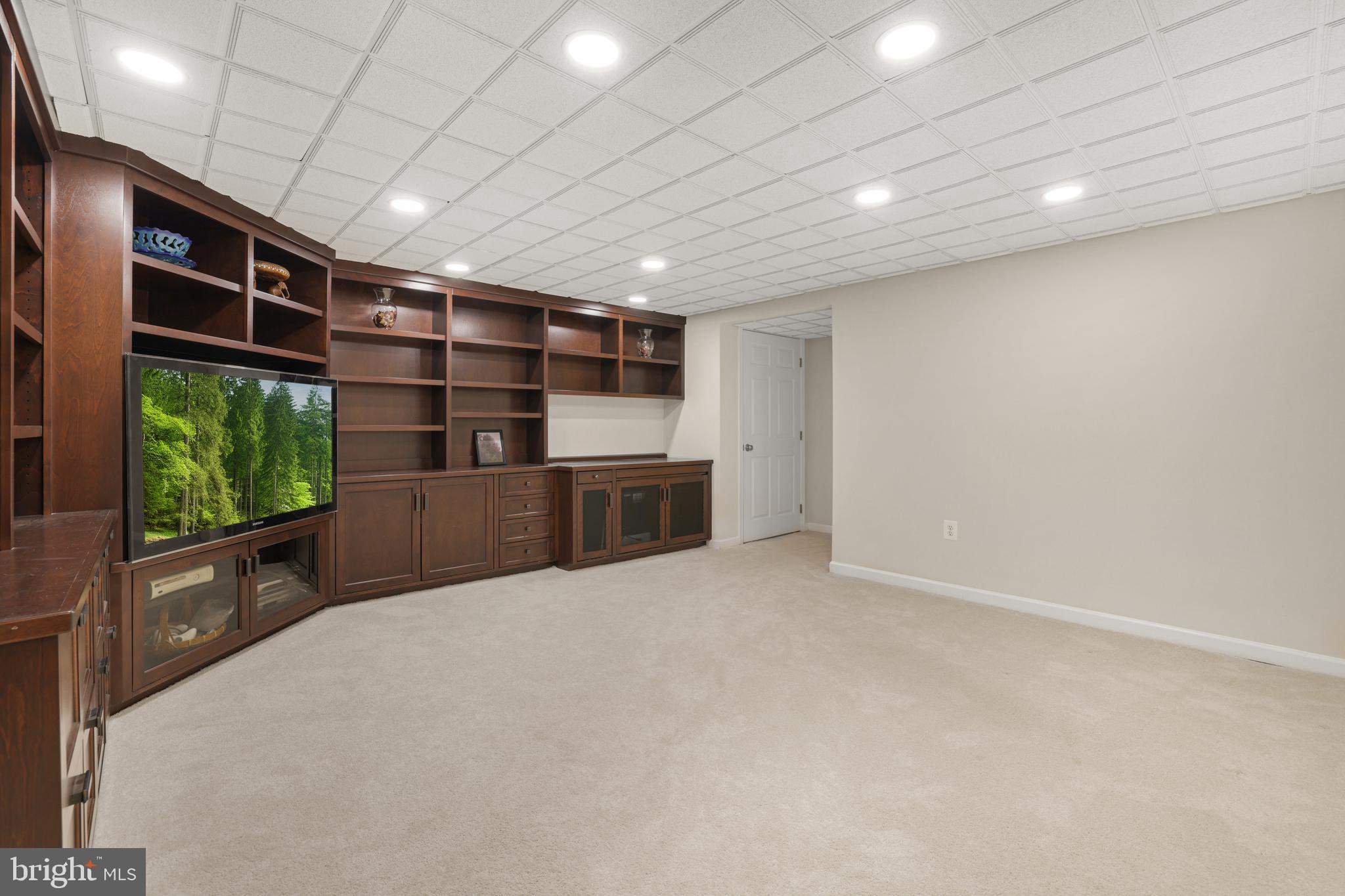 15532 Quince Ridge Lane North Potomac, MD 20878 - Photo 33 of 50 a view of an empty room