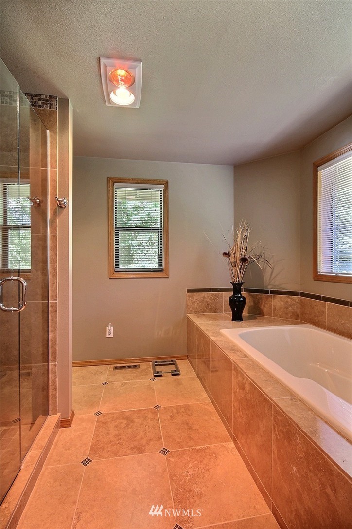 16713 Southeast Jones Road Renton, WA 98058 - Photo 14 of 25
