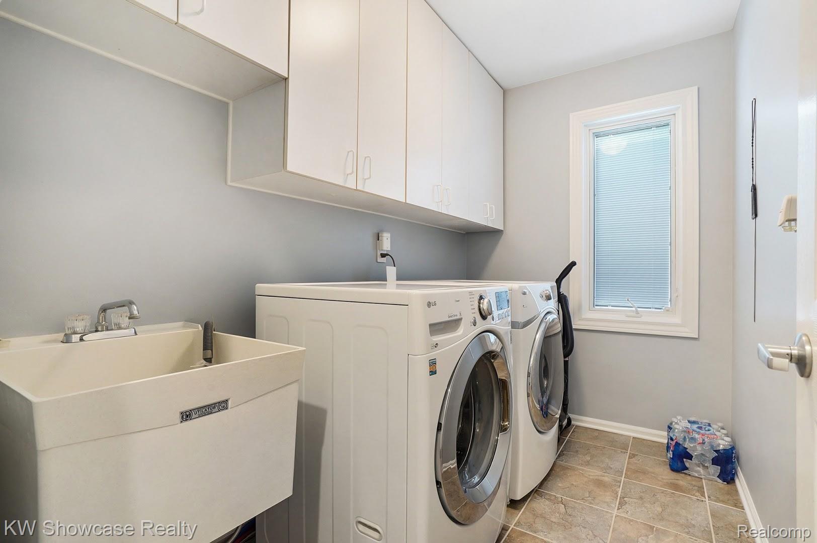 356 Daylily Drive Rochester, MI 48307 - Photo 20 of 35 Laundry Room