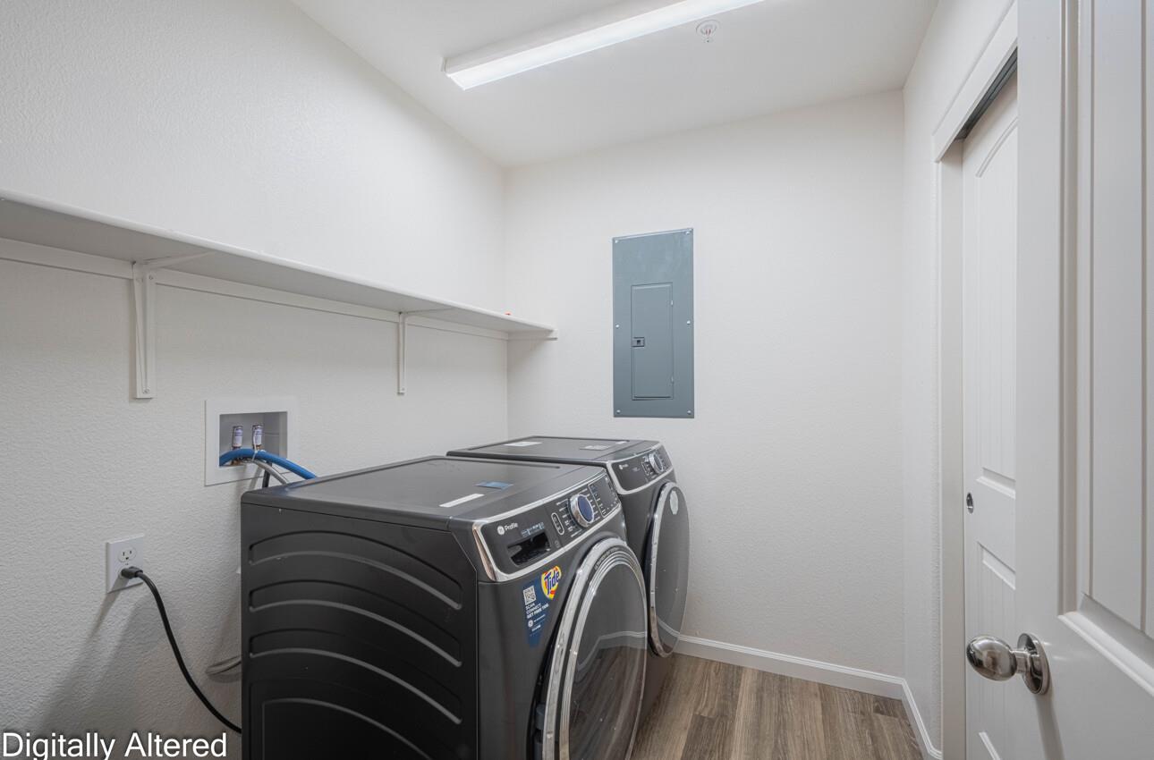 570 Tankersley Street Soledad, CA 93960 - Photo 60 of 64 a utility room with dryer and washer