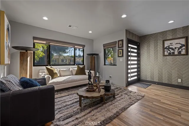 $1,599,000 | 17929 Martha Street, Encino, CA 91316