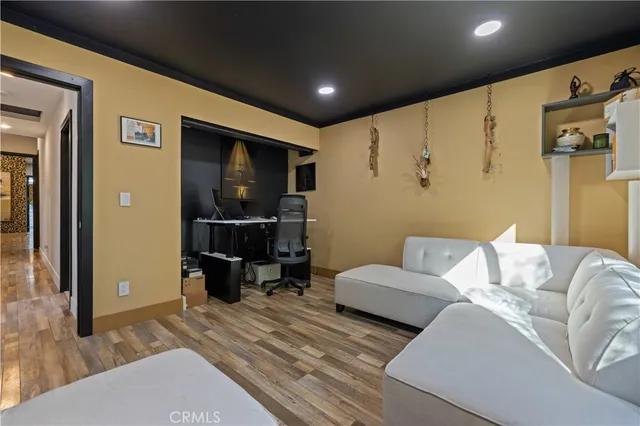 $1,599,000 | 17929 Martha Street, Encino, CA 91316