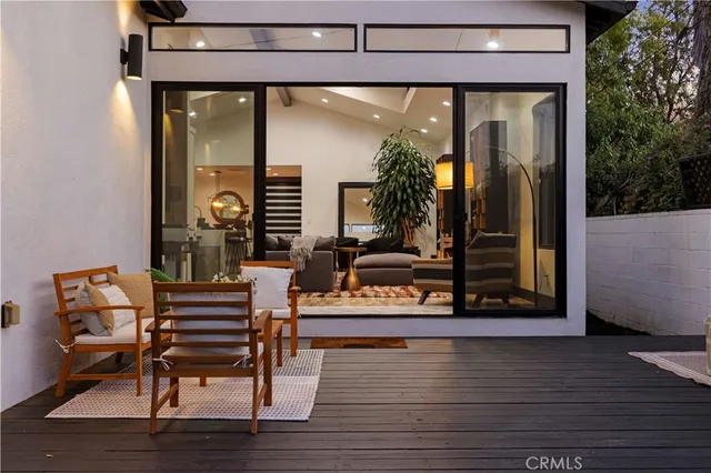 $1,599,000 | 17929 Martha Street, Encino, CA 91316