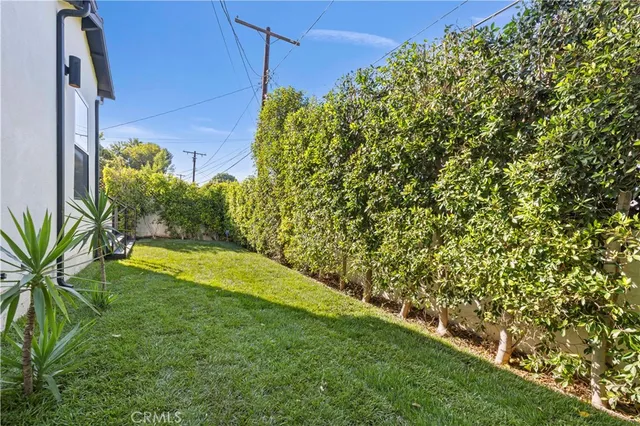$1,599,000 | 17929 Martha Street, Encino, CA 91316