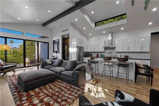 $1,599,000 | 17929 Martha Street, Encino, CA 91316