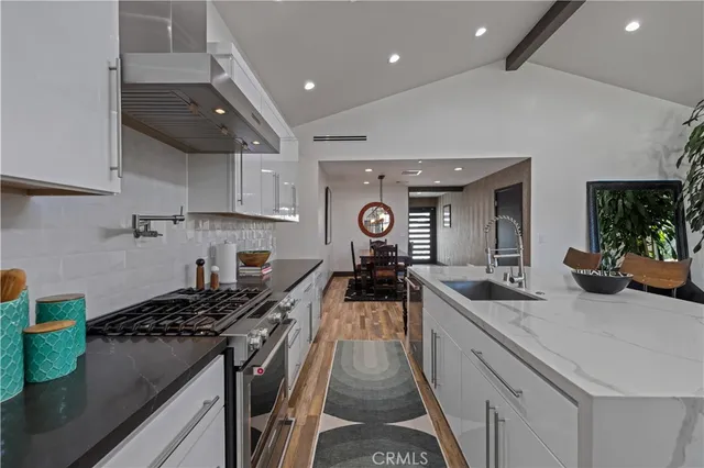 $1,599,000 | 17929 Martha Street, Encino, CA 91316