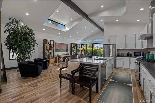$1,599,000 | 17929 Martha Street, Encino, CA 91316