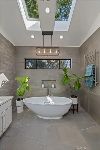 $1,599,000 | 17929 Martha Street, Encino, CA 91316