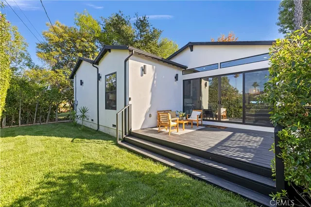 $1,599,000 | 17929 Martha Street, Encino, CA 91316