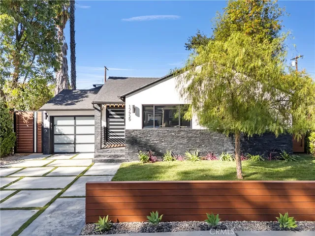 $1,599,000 | 17929 Martha Street, Encino, CA 91316