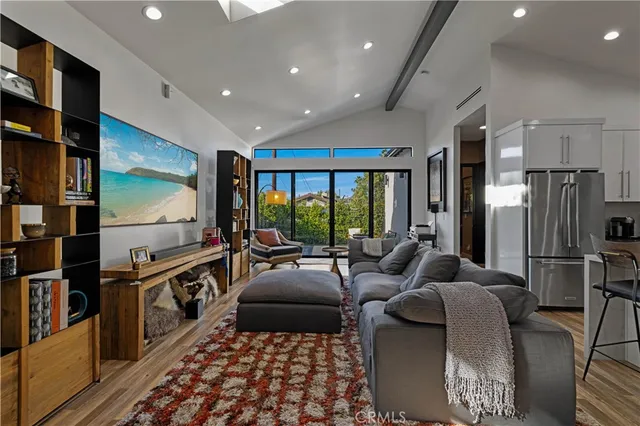 $1,599,000 | 17929 Martha Street, Encino, CA 91316