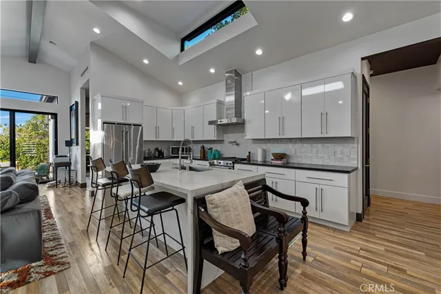 $1,599,000 | 17929 Martha Street, Encino, CA 91316