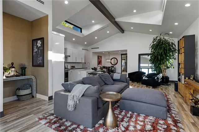 $1,599,000 | 17929 Martha Street, Encino, CA 91316