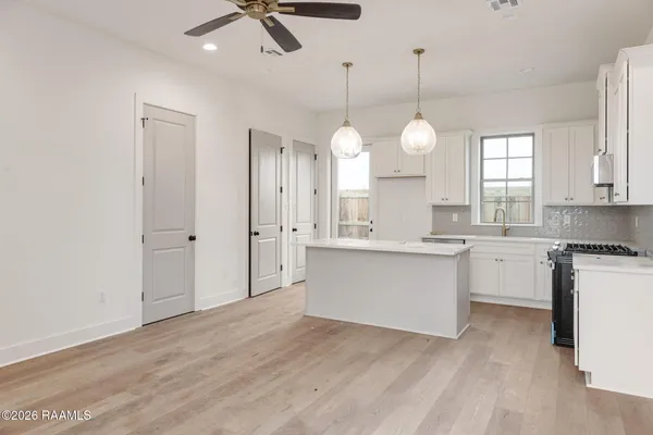 $235,000 | 315 Sandstone Avenue, Unit 101, Scott, LA 70583