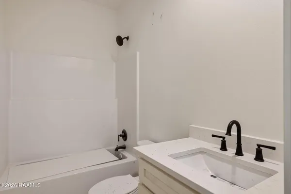 $235,000 | 315 Sandstone Avenue, Unit 101, Scott, LA 70583