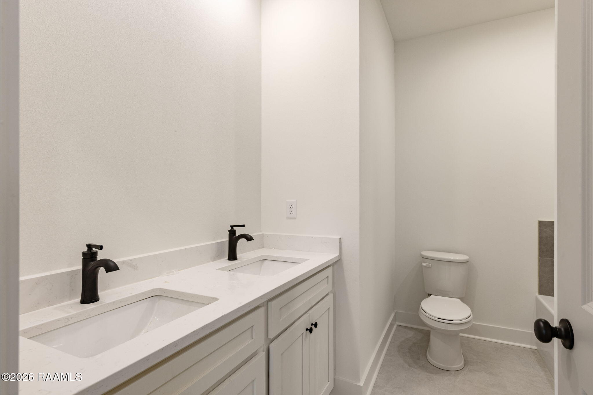 315 Sandstone Avenue, Unit 101 Scott, LA 70583 - Photo 8 of 20 bathroom