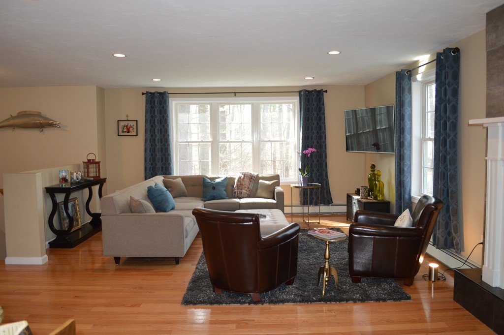 29 Holly Road Norton, MA 02766 - Photo 4 of 18 Gallery Image 4