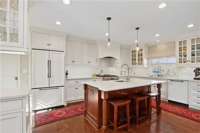 $1,725,000 | 3223 West 67th Street, Mission Hills, KS 66208