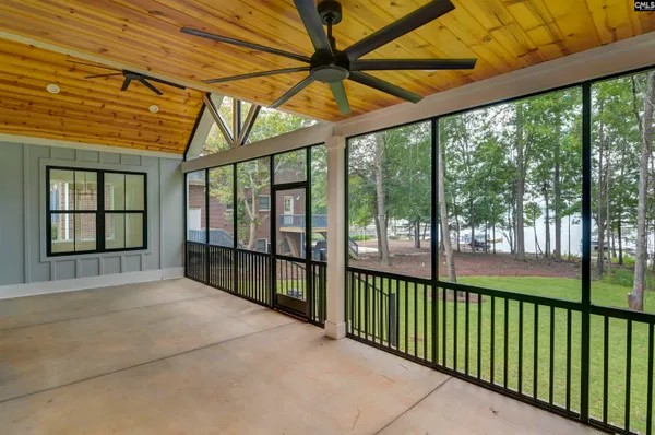 $899,000 | 701 Peninsula Drive, Prosperity, SC 29127