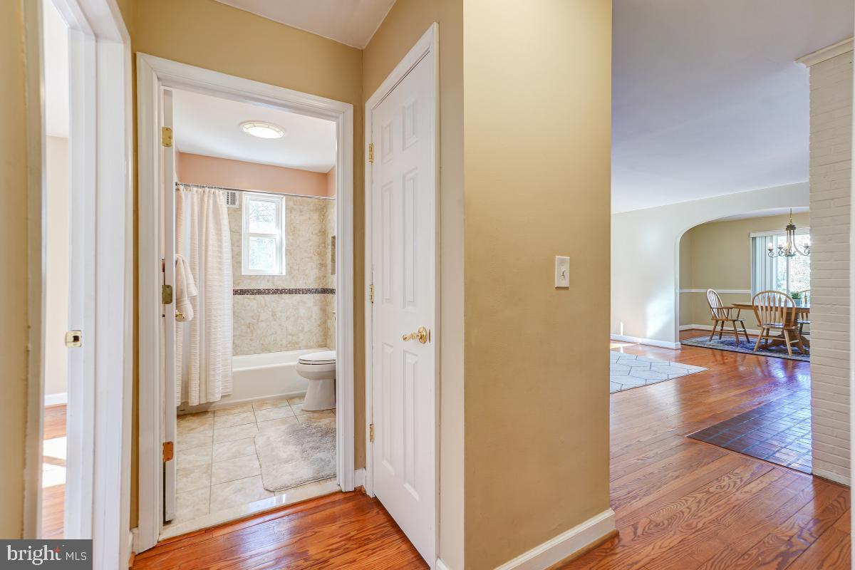 407 Stonington Road Silver Spring, MD 20902 - Photo 26 of 40 Gallery Image 26