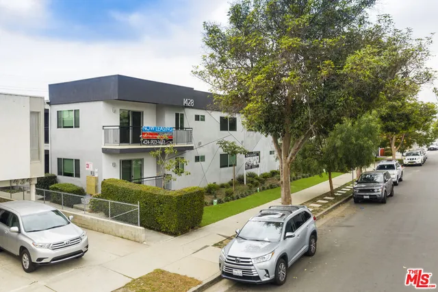 a view of a patio in back of house