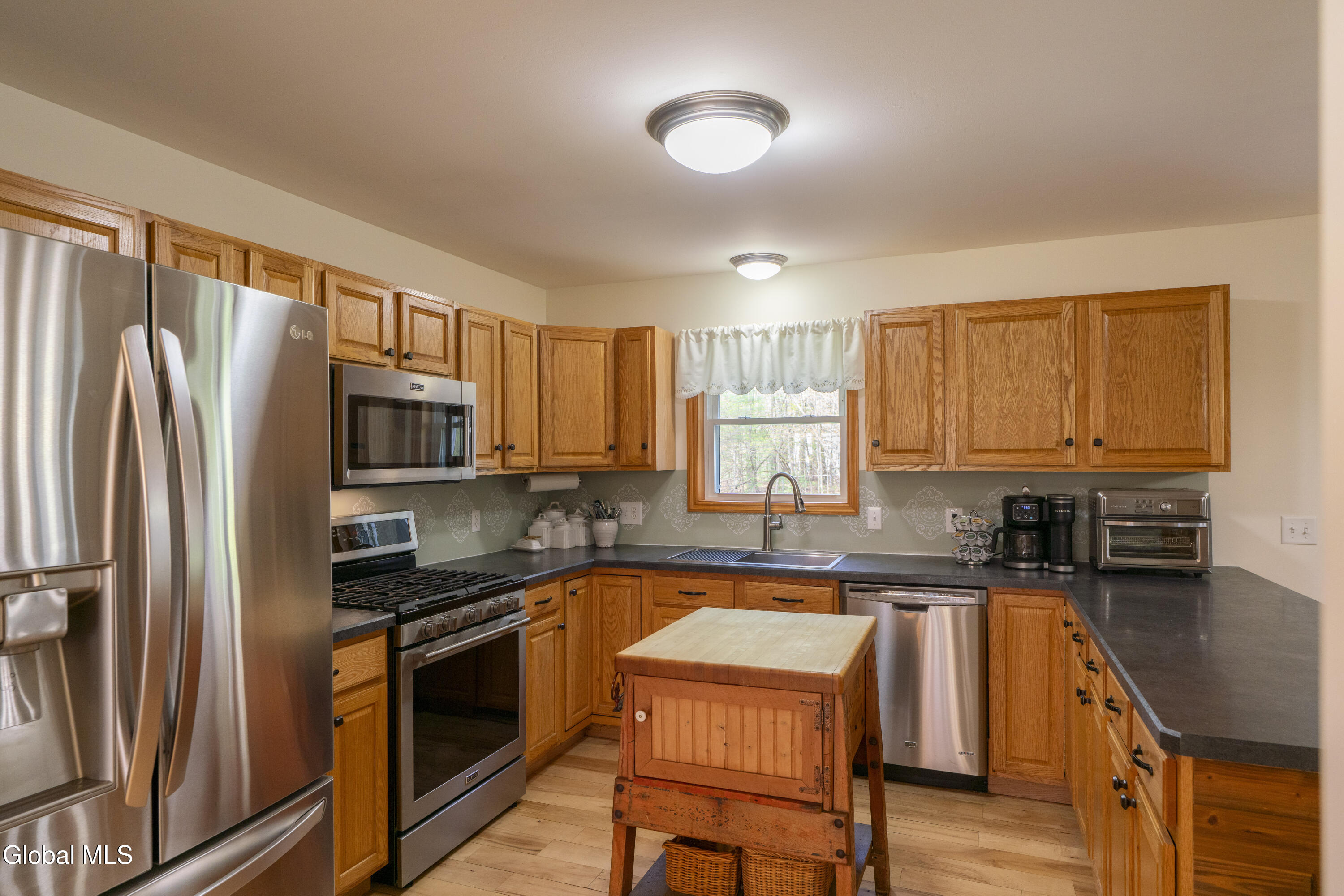 32 Jones Road Saratoga Springs, NY 12866 - Photo 6 of 23 32 Jones-17