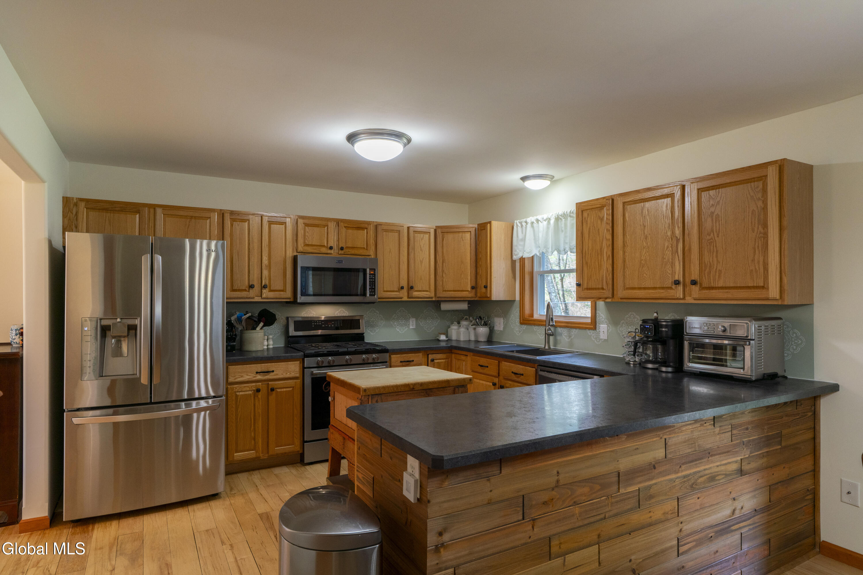 32 Jones Road Saratoga Springs, NY 12866 - Photo 7 of 23 32 Jones-16