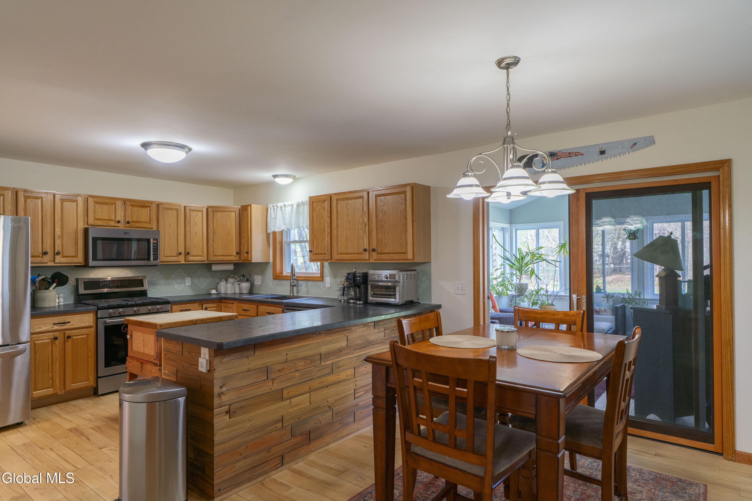 32 Jones Road Saratoga Springs, NY 12866 - Photo 8 of 23 32 Jones-15