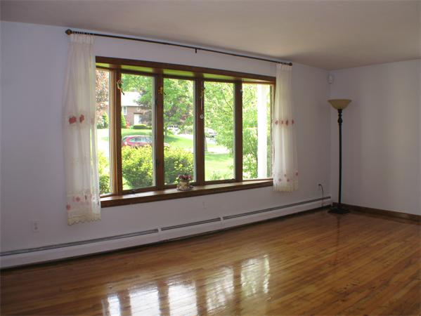 39 Deerfield Road Shrewsbury, MA 01545 - Photo 4 of 24 Gallery Image 4