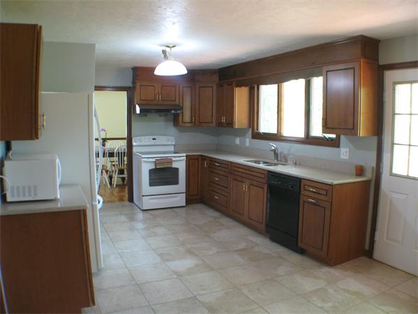 39 Deerfield Road Shrewsbury, MA 01545 - Photo 8 of 24 Gallery Image 8