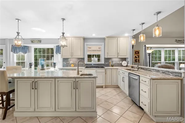 $699,900 | 1233 Red Oak Plantation Drive, Ballwin, MO 63021